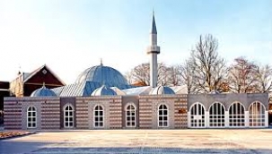 Hollanda'da Cuma namazlarına Ekim ayının sonuna kadar ara verildi