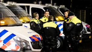 Hollanda'da iki anne, oğullarını polise teslim etti