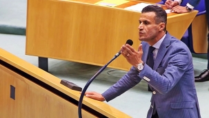 Hollanda'da Müslümanların başlattığı imza kampanyasına destek verdikten sonra aşırı sağcıların hedefi oldu