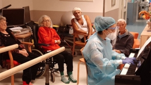 Karsu Dönmez'den  korona hastalarına moral konseri