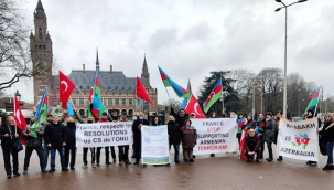 Fransa'nın "Dağlık Karabağ tanınsın" kararı Hollanda'da protesto edildi