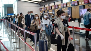 Hollanda'ya girişlere 'PCR testi zorunluluğu' geldi