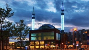 Utrecht Ulu Camisine çirkin saldırı