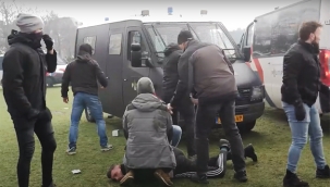 Hollanda'da başbakan Mark Rutte protesto edildi