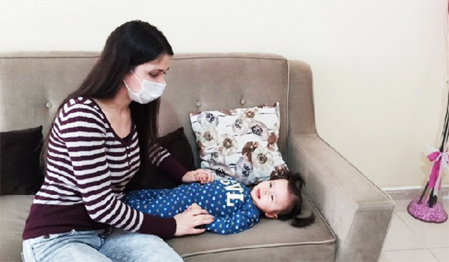 20 aylık Alara bebeğin tedavisi için anne Güler Şahbaz'dan Hollandalı Türklere yardım çağrısı