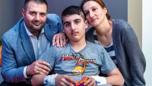 Hollanda'da 13 yaşındaki Ömer Usta, beyin tümoruyla savaşını kaybetti