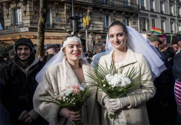 Hollanda'da eşcinsel evliliklerde çift sayısı 20 bine ulaştı