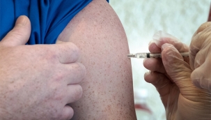 Hollanda'da göçmen kökenlilerin yoğunlukta olduğu semtlerde koronavirüs aşısı olmak istemeynlerin oranı yüzde 70