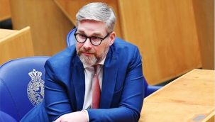 Hollanda'da ismi küçük yaştaki erkek çocuklarla anılan milletvekili istifa etti