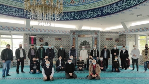 Kadir Gecesi Hollanda'da dualarla idrak edildi