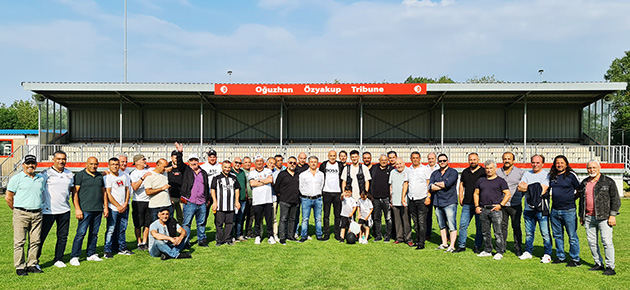 Oğuzhan Özyakup, Hollanda'da Beşiktaşın şampiyonluk kutlamalarına katıldı