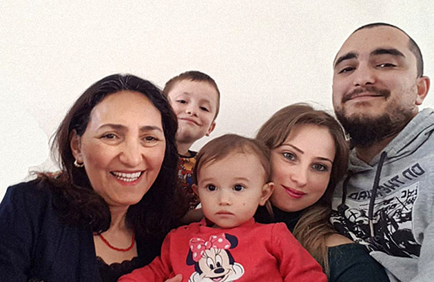 Hollanda'da annesini, eşini ve iki çocuğunu öldüren Türk babaya 30 yıl hapis cezası verildi