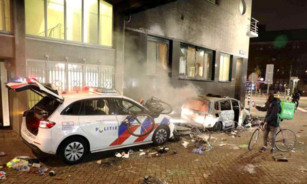 Rotterdam'da Covid-19 protestosu çatışmaya dönüştü: 7 yaralı, 20 gözaltı