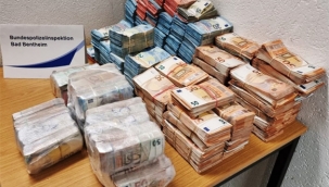 Polis, Macaristan plakalı araçta yaptığı aramada 1 milyon euro ele geçirdi