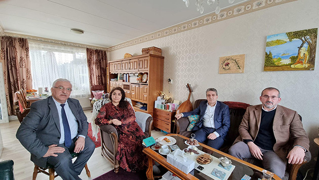 Hollanda'da ırkçı saldırıların hedefi olan Türk aile "Masal Köyü" terk ediyor