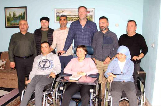 Hollandalı iş insanından Samsunlu bedensel engellilere akülü sandalye 