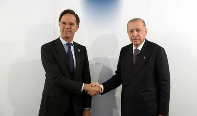 Başbakan Mark Rutte, Cumhurbaşkanı Erdoğan'la görüşmek için Ankara'ya gidiyor