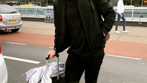 Evini, arabasını sattı, tek bavulla Hollanda'yı terk etti. Peki, bunu neden yaptı? İşte cevabı...