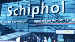 Başkent Amsterdam Schiphol havalimanındaki kaos devam ediyor