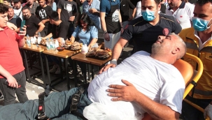 Acılı Tost Yeme Yarışmacısı acıya dayanamayıp bayıldı!
