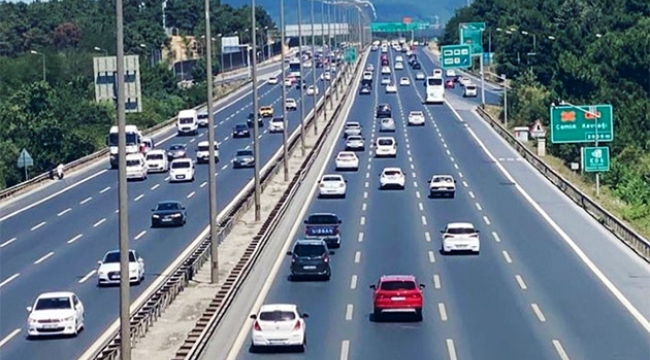 Türkiye'deki otoyollarda yeni hız sınırı dönemi! Yarın resmen başlıyor