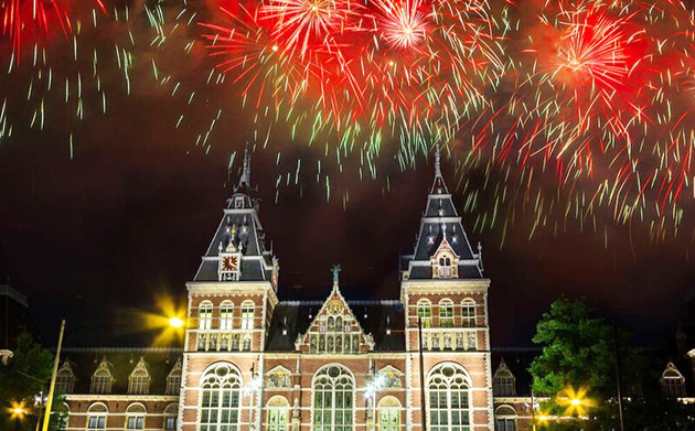 Hollanda'da yeni yıl kutlamaları çok sayıda kişinin gözünden yaralanmasına neden oldu