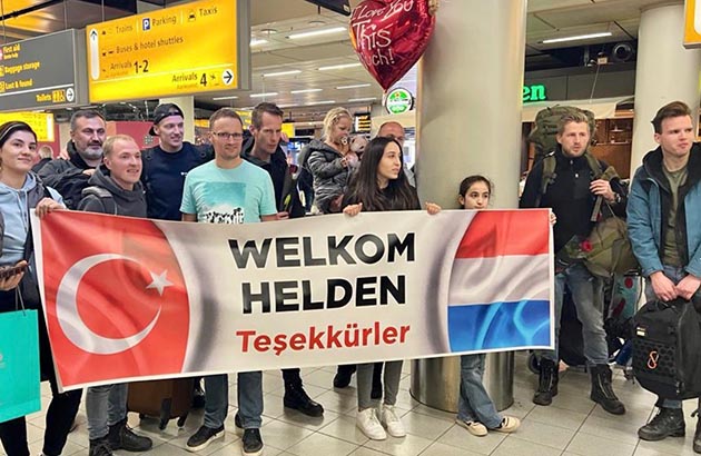 Arama Kurtarma Ekibi USAR, Türkiye görevini tamamlayarak Hollanda'ya geri döndü