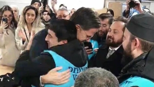 Hollanda Başbakanı Mark Rutte, Türkiye için yapılan yardım çalışmalarını yerinde ziyaret etti