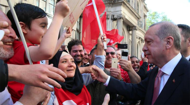 Cumhurbaşkanı Erdoğan yurt dışında yaşayan vatandaşlara seslendi: Sizlerle birlikte Türkiye'yiz