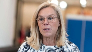 Hollanda siyasetinde deprem devam ediyor. Şimdi de D66 Lideri Sigrid Kaag, siyaseti bıraktı