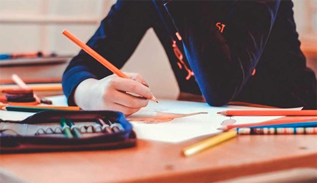 Öğretmen açığı sorunlarını halledemeyen Hollanda'da yeni eğitim yılı bugün başladı