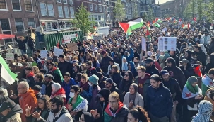 Başkent Amsterdam'da Filistin'e Destek Yürüyüşü'ne 15 bin kişi katıldı, 3 kişi gözaltına alındı