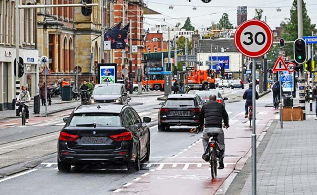 Başkent Amsterdam'da hız sınırı 30 kilometreye düşüyor