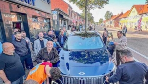 Trabzonlu gurbetçinin Hollanda'ya getirdiği TOGG'a Belçika'da yoğun ilgi