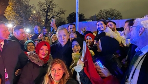 Cumhurbaşkanı Erdoğan'ın elini öpme ve ona sarılma hayalleri Berlin ziyaretinde gerçekleşti