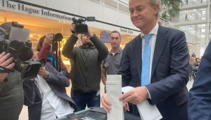 Hollanda'da Yeşilgöz'ün açıklamaları Başbakan olma hayalleri kuran Wilders'da şok etkisi yarattı