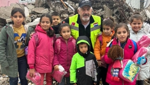 Bülent Türker, bayram öncesi Hataylı çocukları sevindirdi