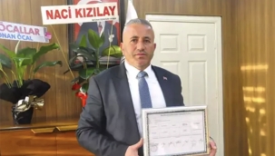 Hollanda'dan kesin dönüş yaptığı memleketinde belediye başkanı oldu