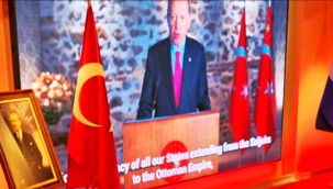 T.C. Lahey Büyükelçiliğinin organize ettiği Cumhuriyet Bayramı etkinliğine katılan bazı davetliler Cumhurbaşkanı Erdoğan'dan rahatsız olması tepki çekti