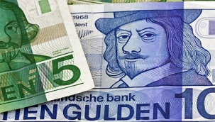 Hollanda'da eski 5 ve 25 guldenlerin değişim süresi dün sona erdi