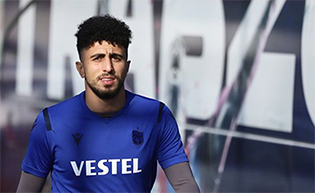 Hollanda doğumlu Bilal Başaçıkoğlu, futbolu bıraktı
