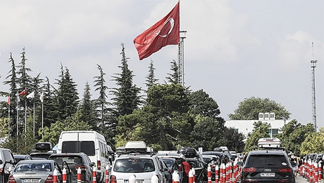 Türkiye'de 'T' Plakalı Lüks Araçlara Vergisiz Kullanım Soruşturması