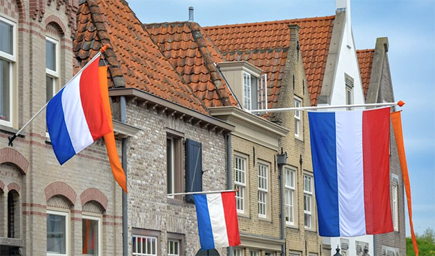 Hollanda Bayrağı Üzerine Tartışma Büyüyor: "Ulusal Sembol Siyasete Alet Ediliyor"