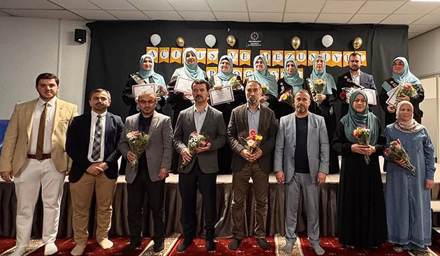 Hollanda'da AÖF İlahiyat Mezunlarına Diplomaları Verildi