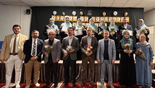 Hollanda'da AÖF İlahiyat Mezunlarına Diplomaları Verildi