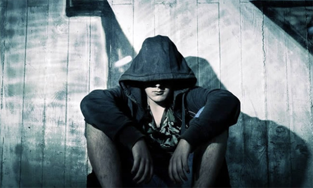 Hollanda'da Gençler Şiddet, İstismar Ve Tehdit İçeren Çevrimiçi Ağlara Çekiliyor