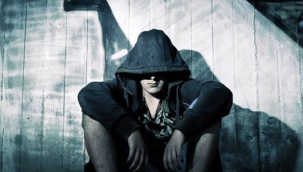 Hollanda'da Gençler Şiddet, İstismar Ve Tehdit İçeren Çevrimiçi Ağlara Çekiliyor