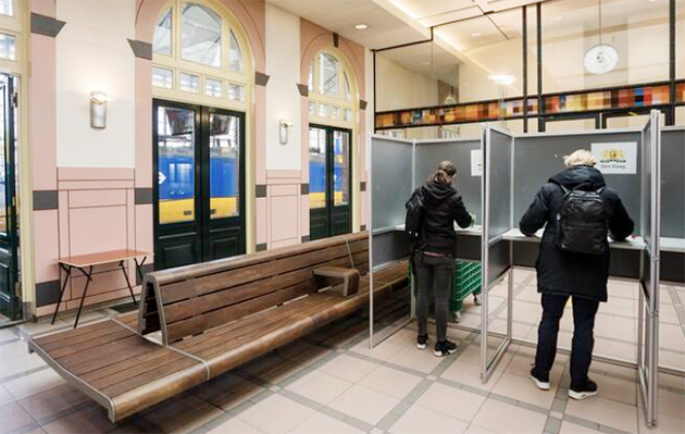 Hollanda'da Sandıklar Açıldı, Oy Kullanma İşlemi Başladı: 13,5 Milyon Seçmen Oy Kullanabilecek