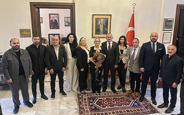 Hollanda'da Sivil Toplum Kuruluşlarından Lahey Büyükelçisi Yazgan'a Ziyaret