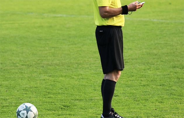 Hollandalı Amatör Hakem Maç Sonrası Soyunma Odasına Kilitlendi: "Utanç Verici Bir Gün"